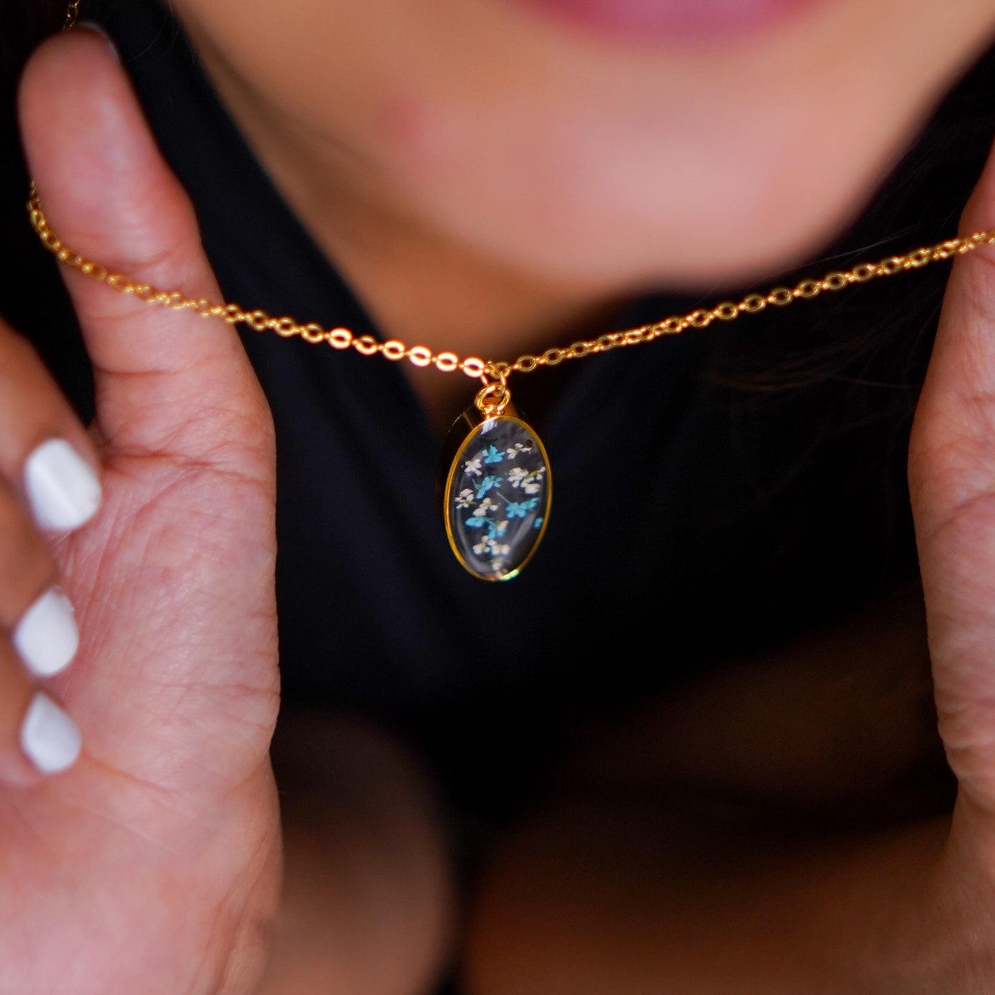 Oval Blue Anne's Lace Gold Necklace