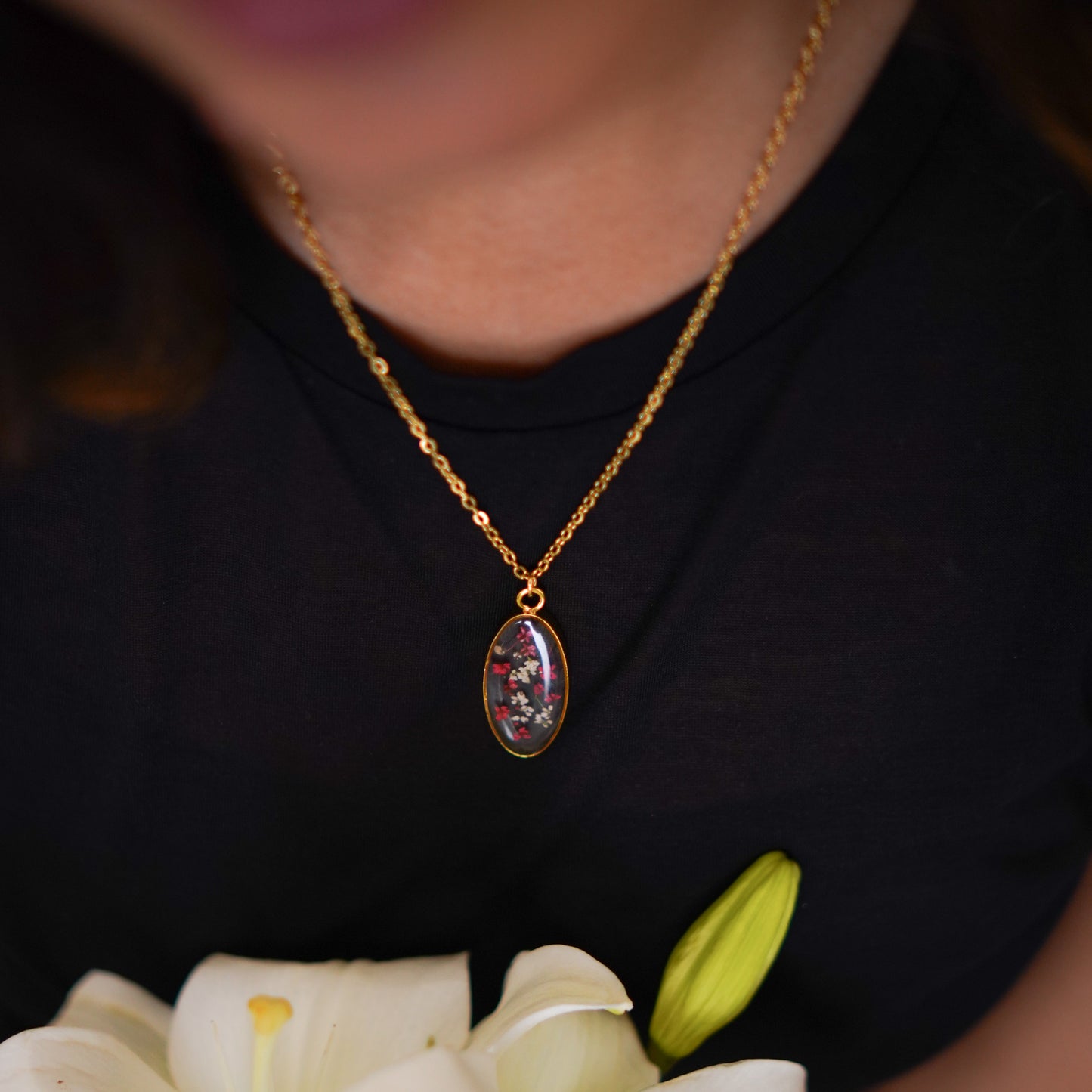 Oval Red Anne's Lace Gold Necklace