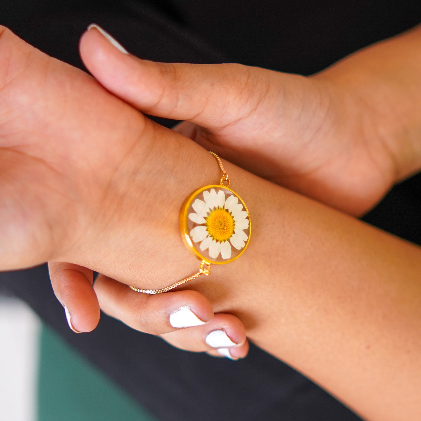 White Daisy Gold Bracelet