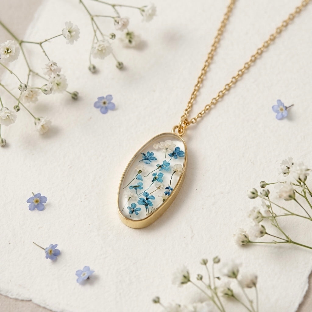 Scarlet Filigree Oval Gold Pendant