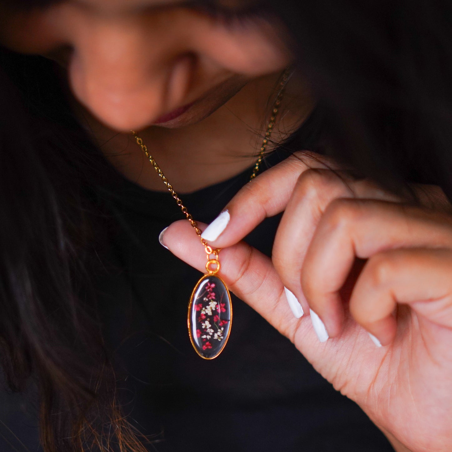 Oval Red Anne's Lace Gold Necklace