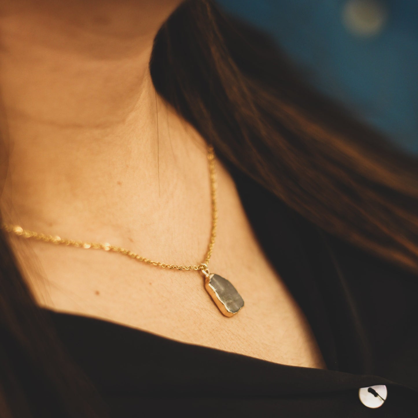 Raw Stone Crystal Necklace (Grey)