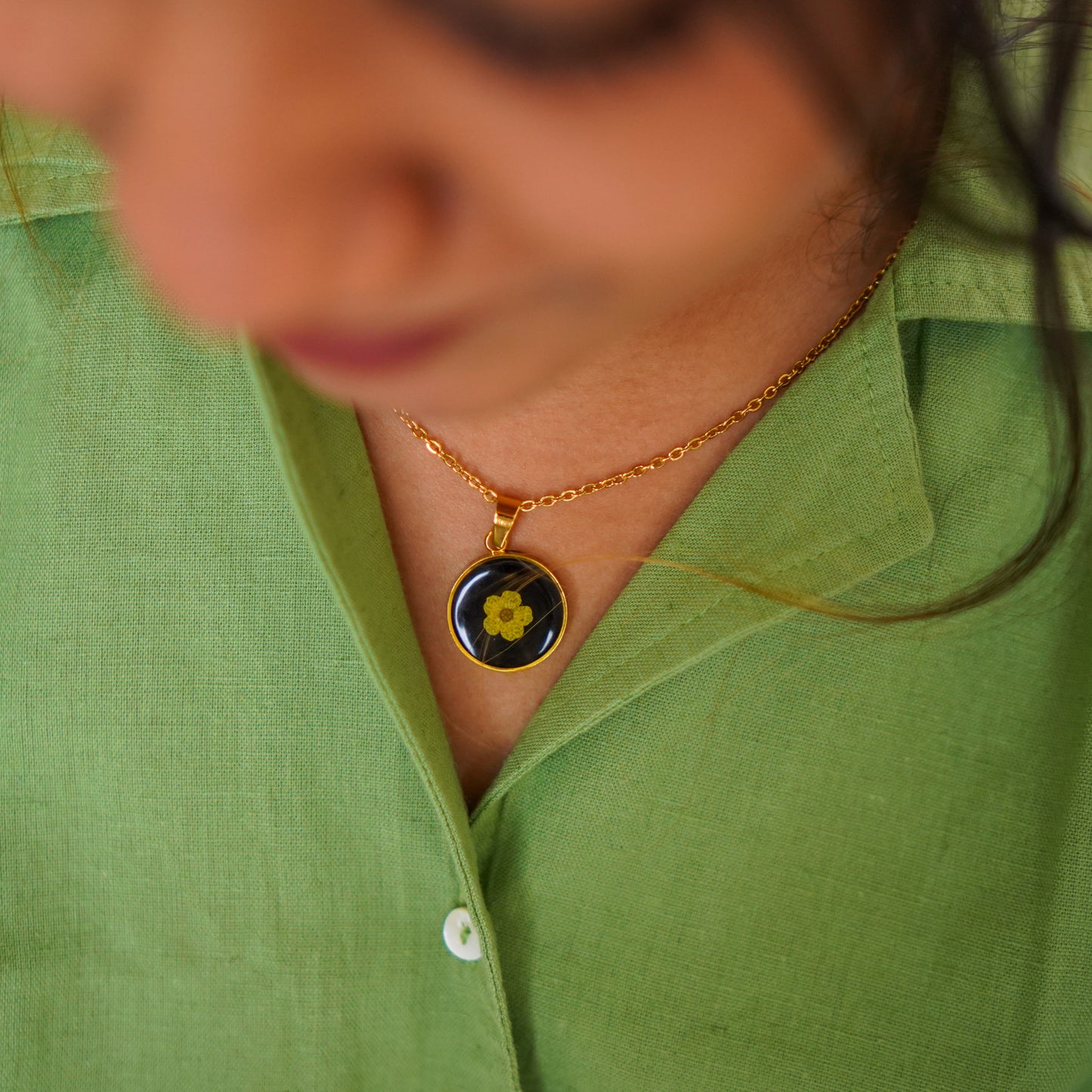 Mini Black Plum Blossom Gold Necklace