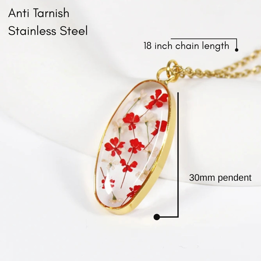 Scarlet Filigree Oval Gold Pendant