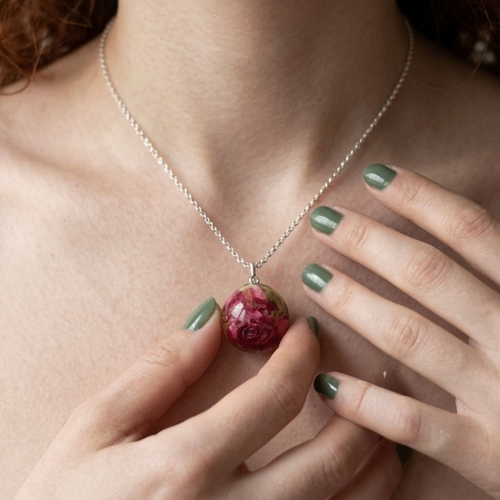 Captured Romance Botanical Orb