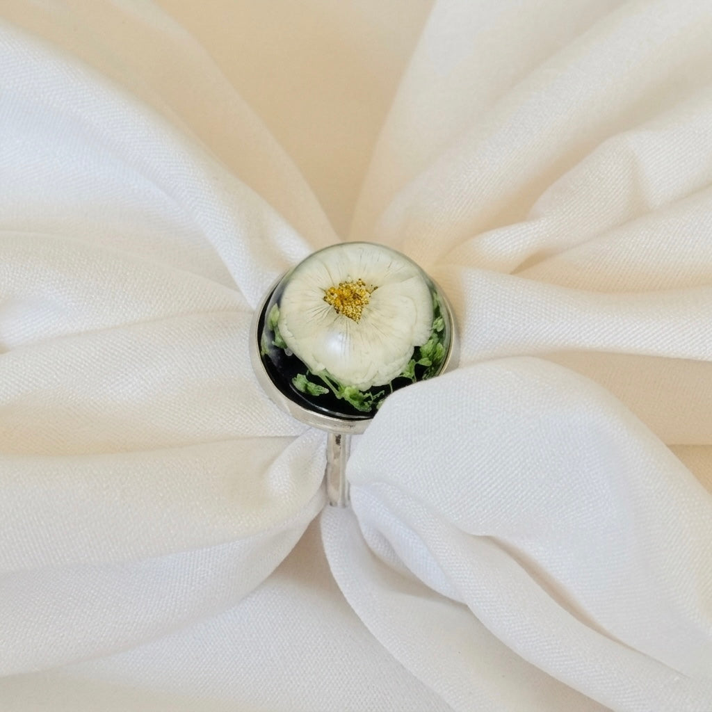 Black Star Flower - Annes Lace Silver Ring