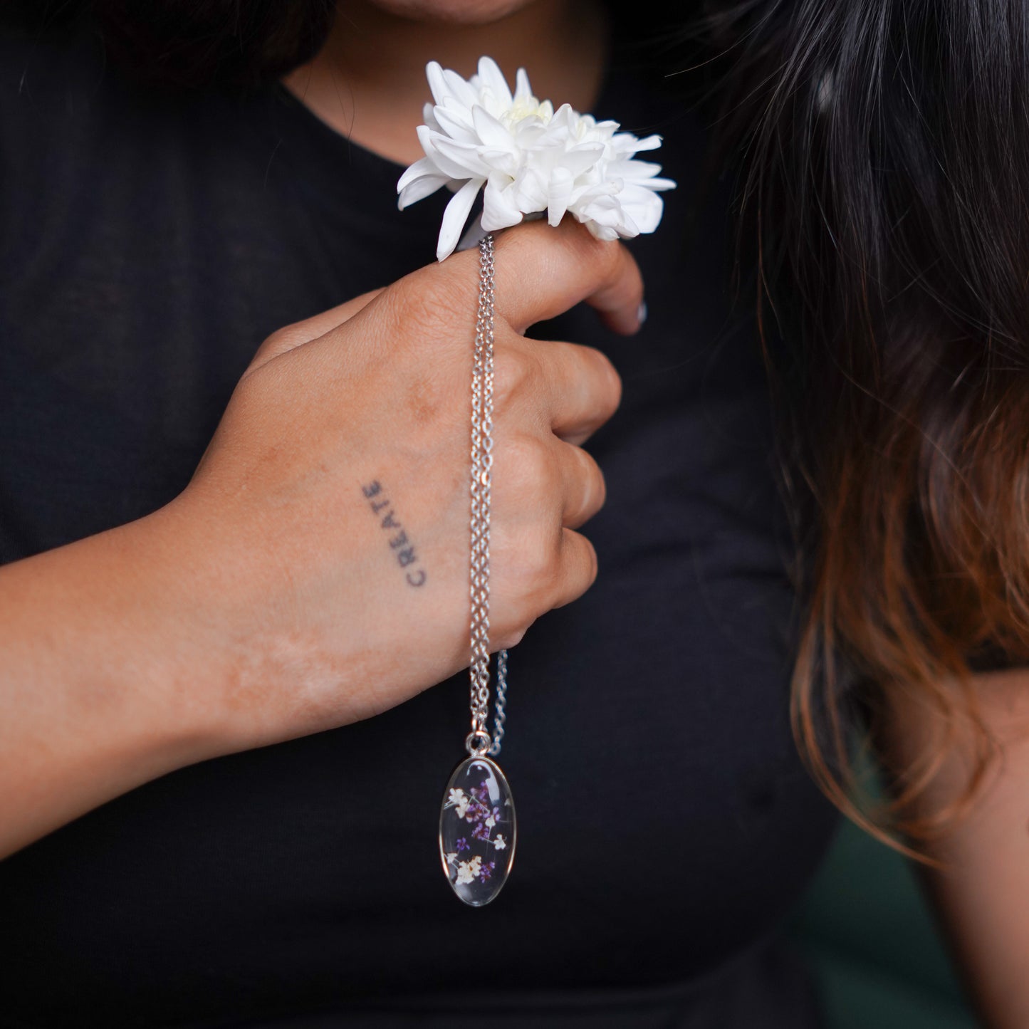 Oval Purple Anne's Lace Necklace
