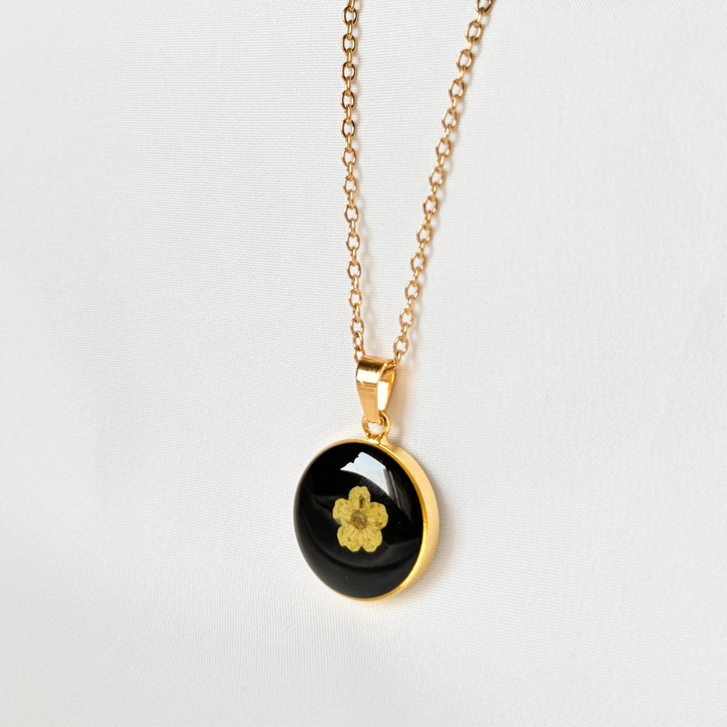 Mini Black Plum Blossom Gold Necklace