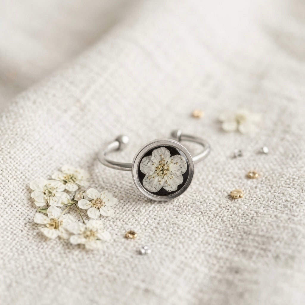 Monochrome Silver Plum Blossom Ring